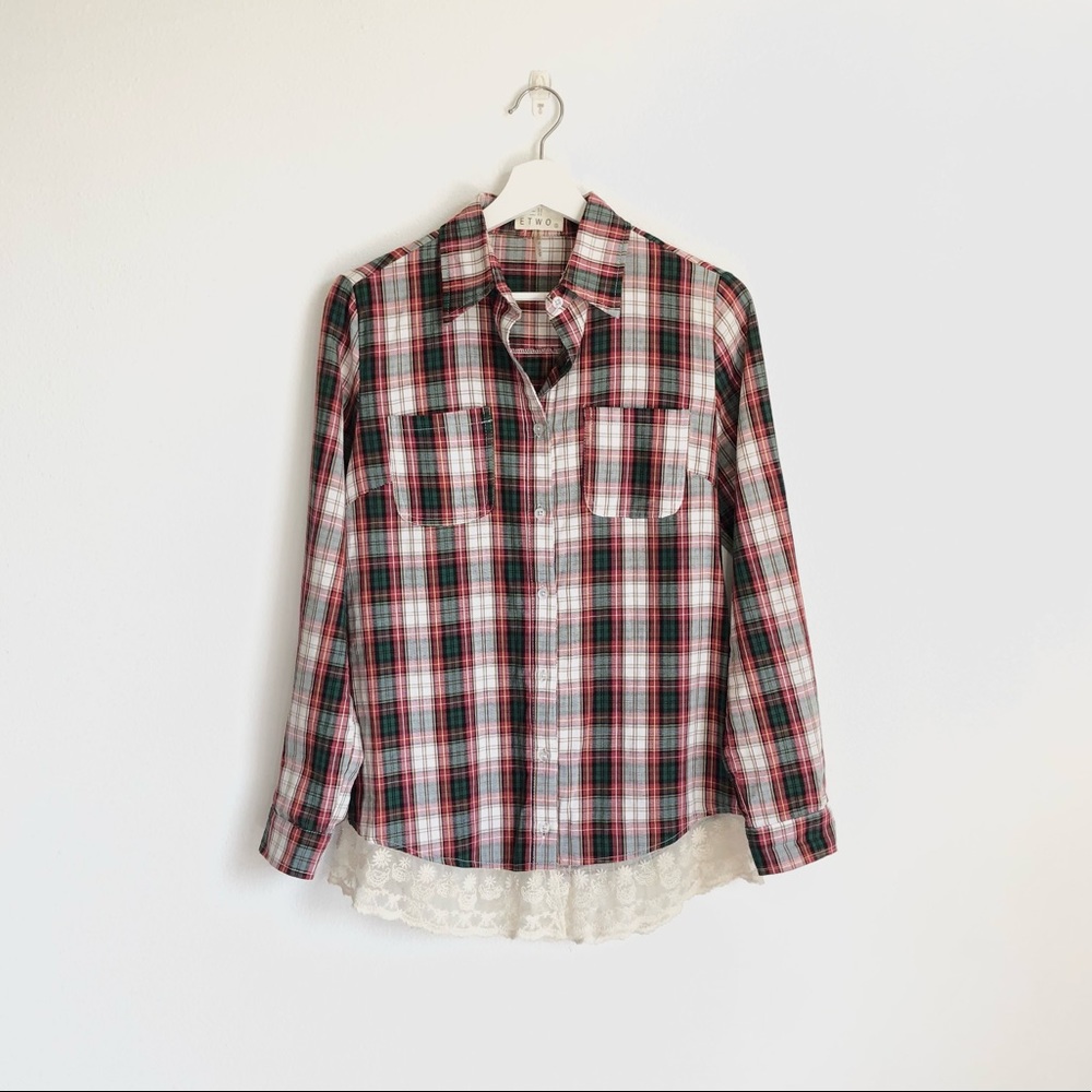 🛍️ 3/$20 Etwo Red Green Plaid Sequin Elbow Lace Trim Button Up Shirt Size Small